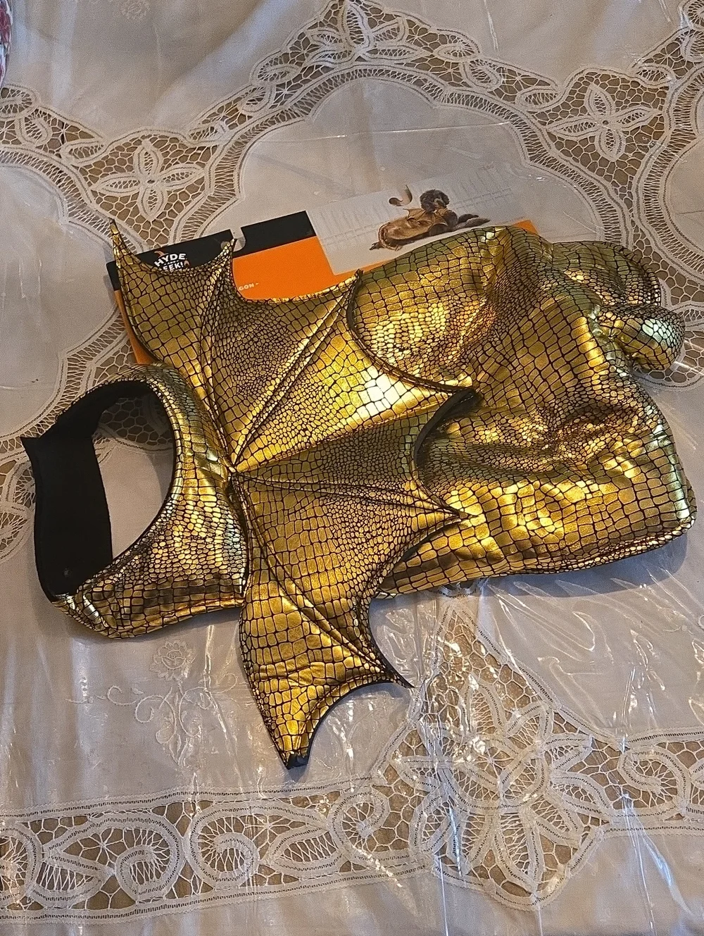 DOG *DRAGON* HALLOWEEN COSTUME - GOLD METALLIC - FITS UP T0 40 LBS - NEW